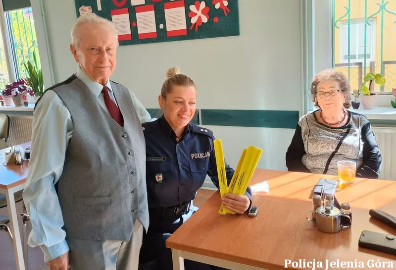 Działania policji w Jeleniej Górze na rzecz bezpieczeństwa seniorów – spotkania edukacyjne i profilaktyka