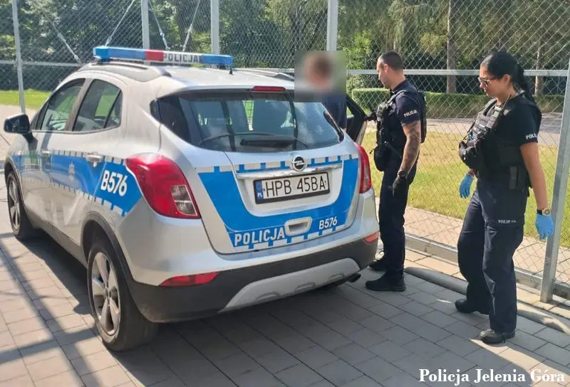 21-latek przyznał się do kradzieży Opla po kontakcie z policją