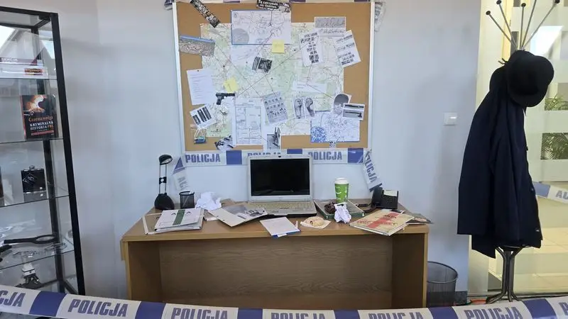 Spotkanie młodzieży z ekspertami kryminalistyki w Książnicy Karkonoskiej