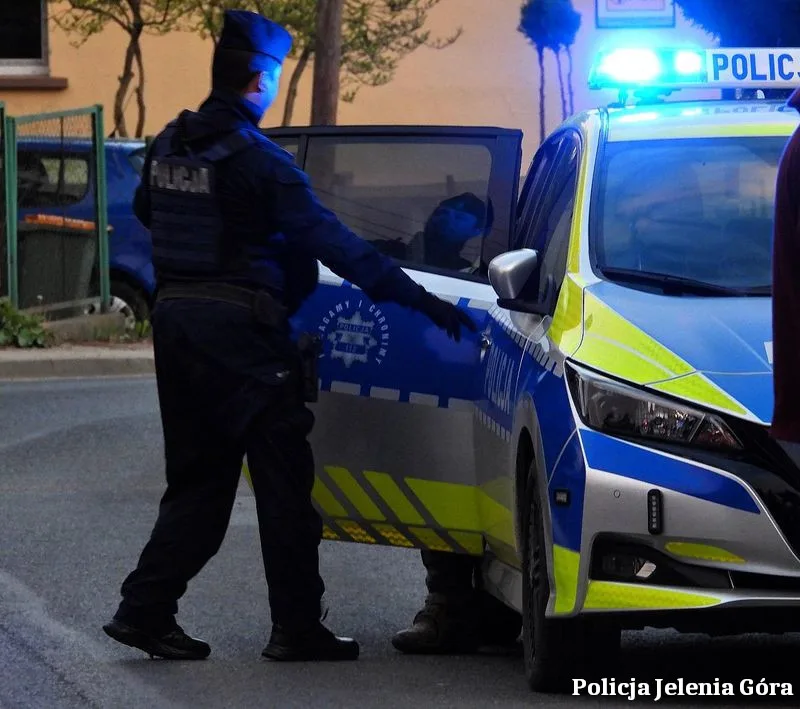 Jeleniogórscy policjanci walczą z nietrzeźwymi kierowcami na drogach