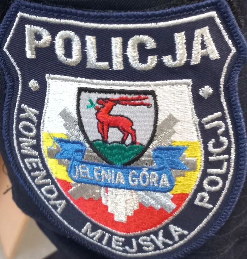 Ostrzeżenie przed oszustwami! Seniorzy nadal narażeni na metody „na policjanta” i „na wnuczka”