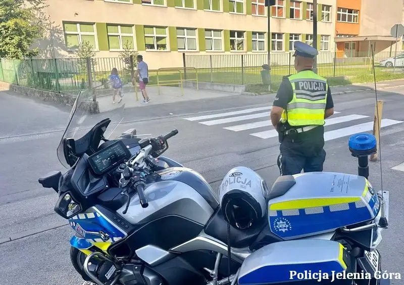 Przygotowania policji do bezpiecznego powrotu uczniów do szkół