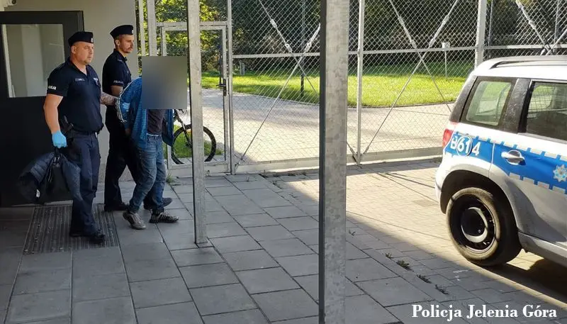39-latek podejrzany o uszkodzenia samochodów w centrum Jeleniej Góry
