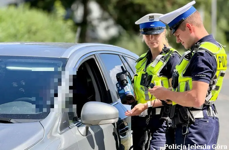 Kontrola prędkości na drogach Jeleniej Góry przez policję