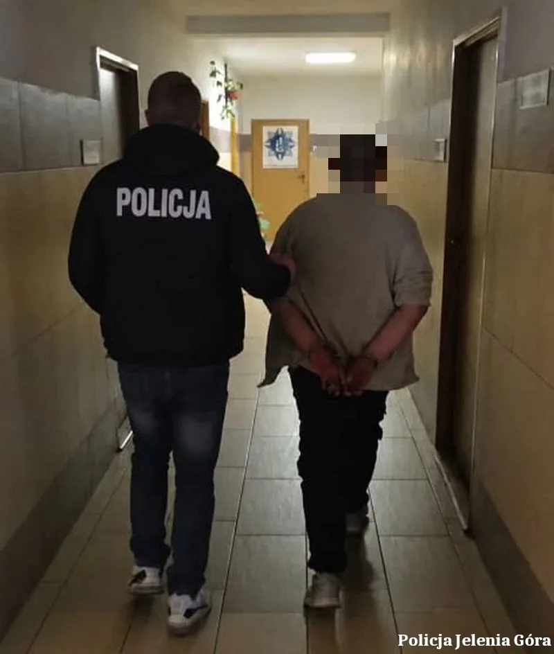 Zatrzymanie 43-latka za włamania i nielegalne użycie karty płatniczej