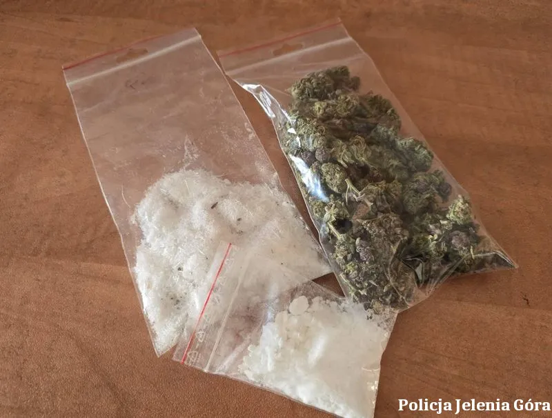 Zatrzymanie 31-latka w Jeleniej Górze za handel narkotykami. Zabezpieczono 500 porcji.