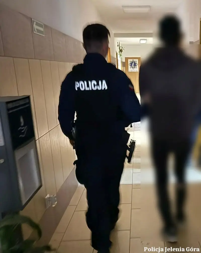 41-latek zatrzymany po podpaleniu samochodu w Jeleniej Górze