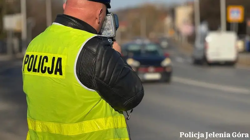 Policja prowadzi akcję „Prędkość” na drogach regionu jeleniogórskiego