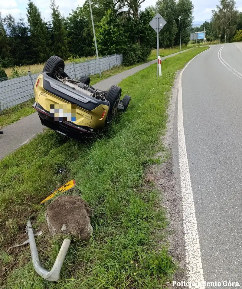 Jeleniogórscy policjanci apelują o rozwagę na drogach w czasie wakacji